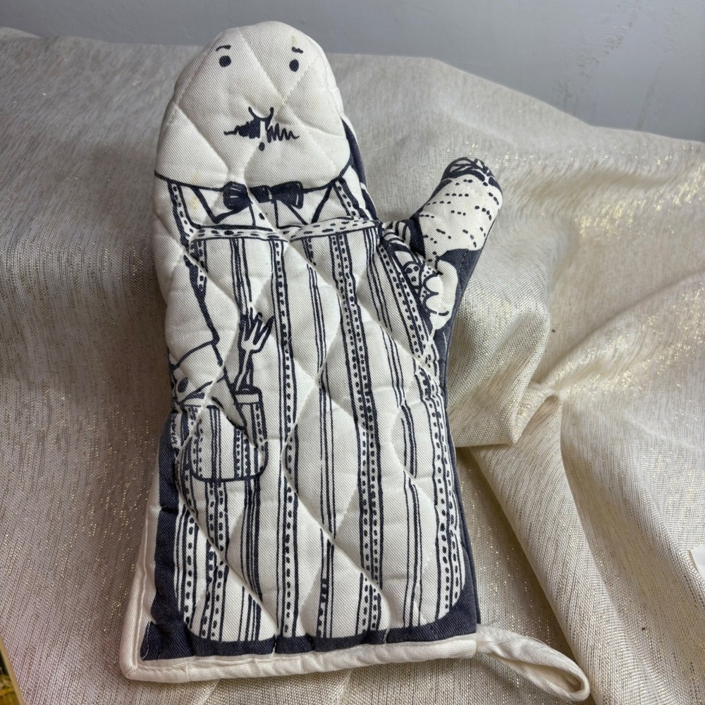 Quirky Gentleman Oven Mitt Potholder Chef Kitchen Novelty Print